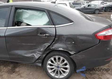 2017 Ford Fiesta Titanium z USA, uszkodzony, nr VIN 3FADP4CJ8HM136299